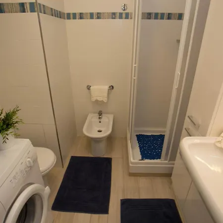 Renove Face Avec Terrasse, Clim, Wifi Et Proche Commodites A - Fr-1-196-167 * Мантон