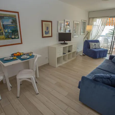 Rénové Face Avec Terrasse, Clim, Wifi Et Proche Commodités à - Fr-1-196-167 * Menton