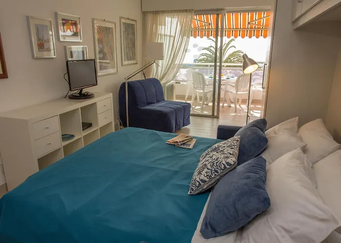 Rénové Face Avec Terrasse, Clim, Wifi Et Proche Commodités à - Fr-1-196-167 * Menton